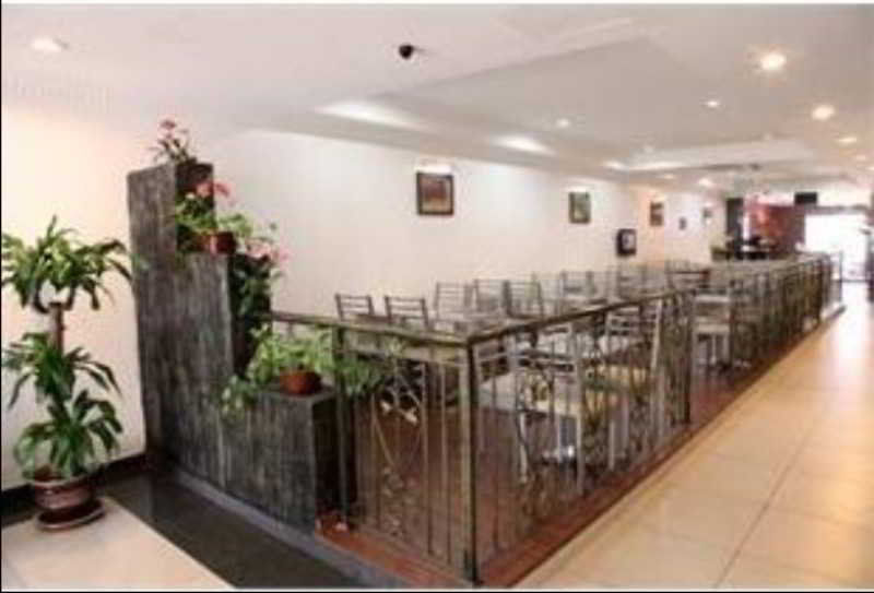 Oyo 103 V'La Garden Hotel كوالالمبور المظهر الخارجي الصورة