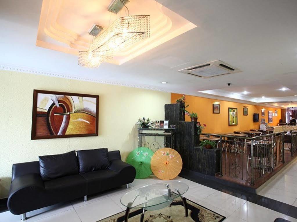 Oyo 103 V'La Garden Hotel كوالالمبور المظهر الخارجي الصورة